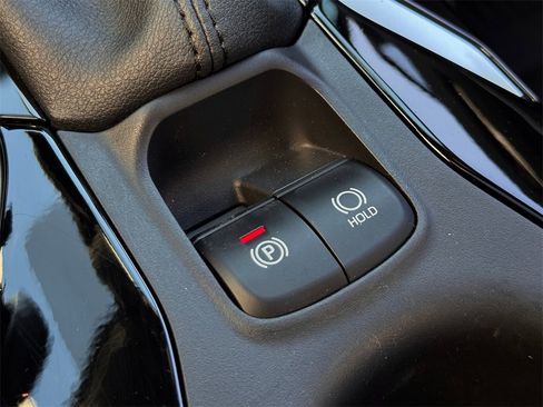 Certified 2024 Toyota Corolla Cross XSE image 37