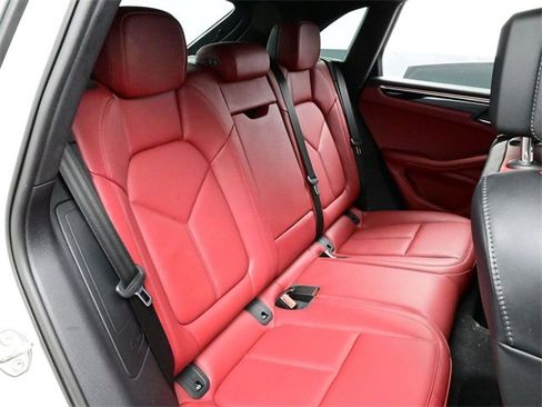 Certified 2023 Porsche Macan Turbo image 17