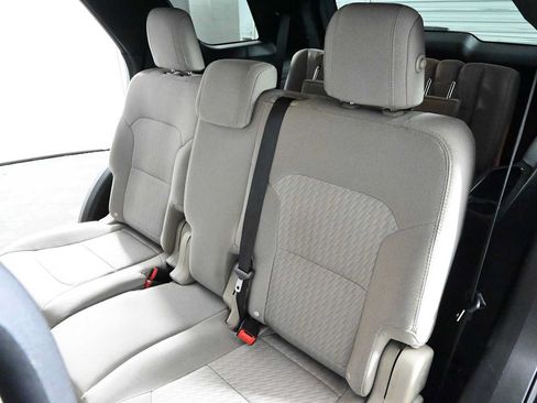 Used 2018 Ford Explorer FWD image 13