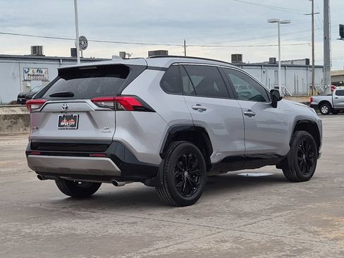 Used 2022 Toyota RAV4 SE AWD/4WD image 6