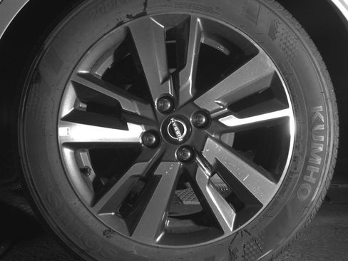 Used 2025 Nissan Versa SV FWD image 14