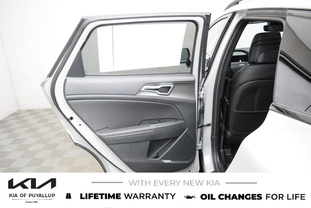 New 2026 Kia Sportage X-Line w/ X-Line Technology Package AWD/4WD image 11