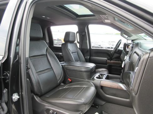 Used 2023 GMC Sierra 2500 Denali w/ Denali Black Diamond Edition AWD/4WD image 26