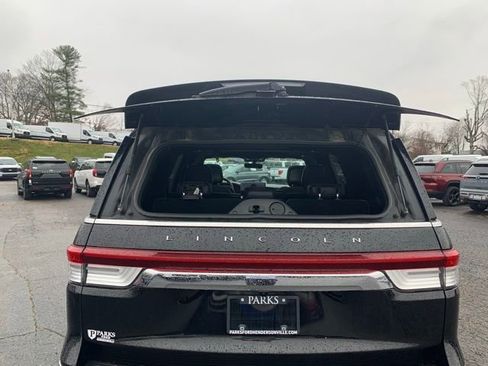 Used 2024 Lincoln Navigator Premiere image 29