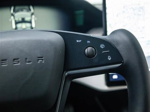 Used 2022 Tesla Model S Plaid image 21