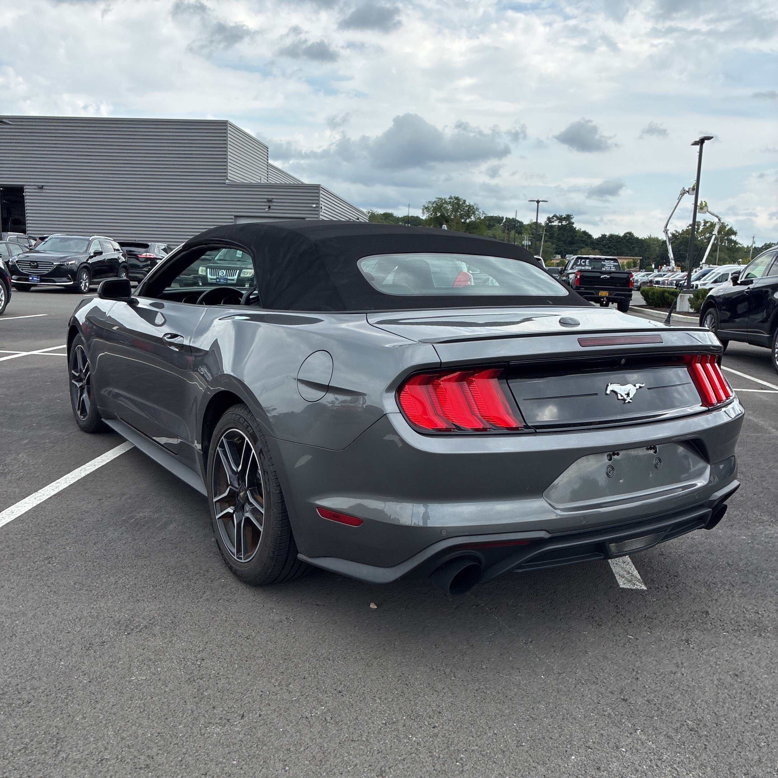 Used 2021 Ford Mustang Premium RWD image 5