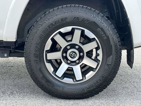Used 2021 Toyota 4Runner TRD Off-Road Premium w/ Moonroof Package AWD/4WD image 11