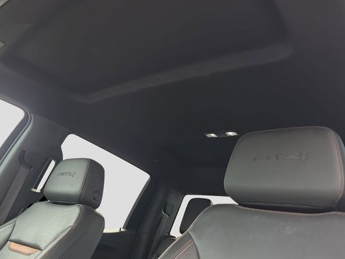 Used 2022 GMC Sierra 1500 AT4 AWD/4WD image 8