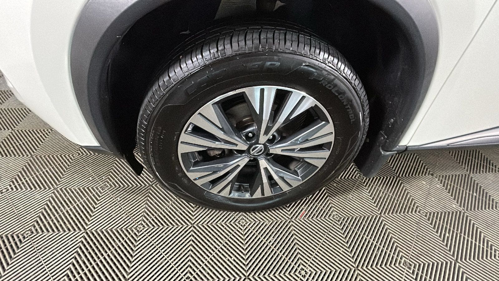 Used 2021 Nissan Rogue SV AWD/4WD image 11