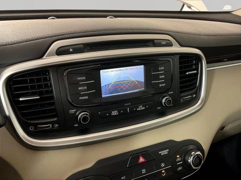 Used 2016 Kia Sorento FWD image 14