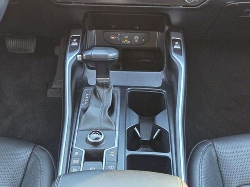 Used 2024 Kia Sorento S image 17