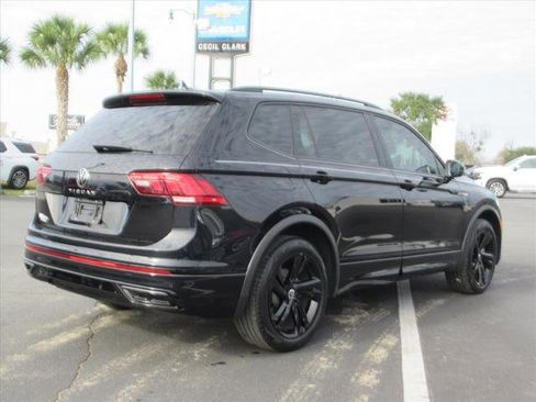 Used 2023 Volkswagen Tiguan SE R-Line image 5