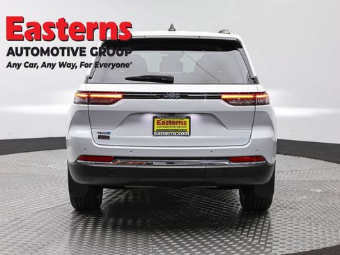 Used 2022 Jeep Grand Cherokee Limited 4xe w/ MOPAR Finishing Package AWD/4WD image 6