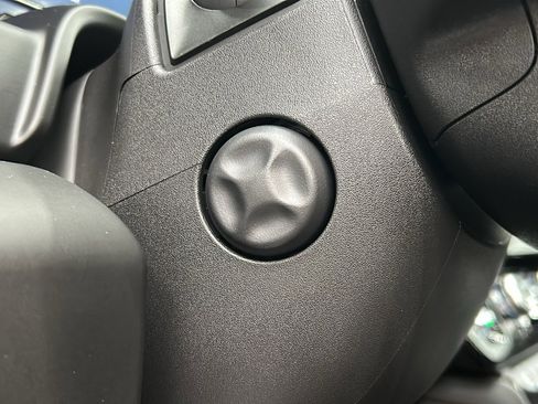 Used 2025 GMC Sierra 1500 AT4 w/ AT4 Premium Package image 30