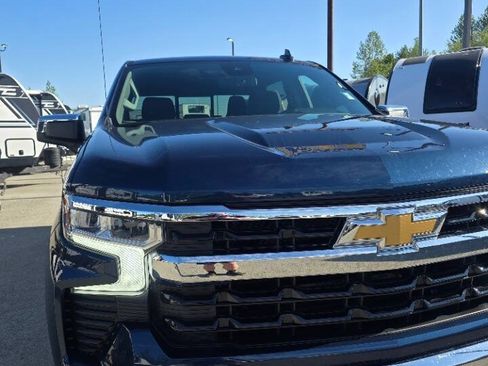 Used 2023 Chevrolet Silverado 1500 LT w/ Convenience Package II AWD/4WD image 4
