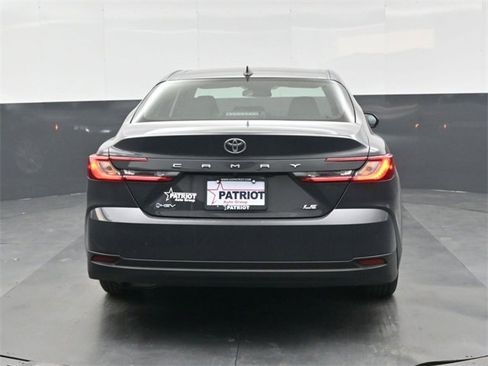 Used 2025 Toyota Camry LE image 5