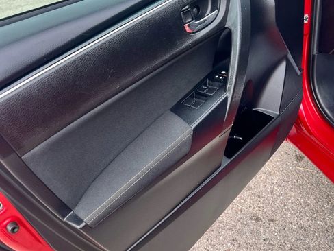 Used 2019 Toyota Corolla L image 11