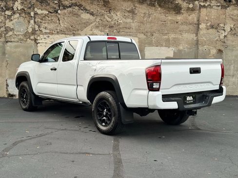 Used 2020 Toyota Tacoma SR w/ SX Package AWD/4WD image 6