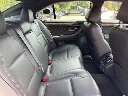 Used 2015 Ford Taurus Limited FWD image 28