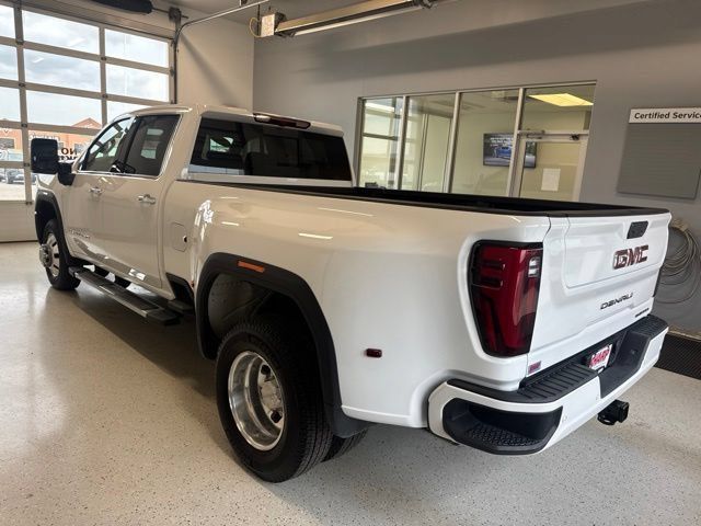Used 2025 GMC Sierra 3500 Denali AWD/4WD image 8