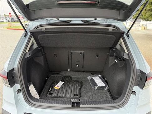 New 2025 Volkswagen Taos SE image 29