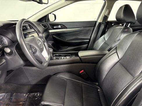 Used 2023 Nissan Maxima SV w/ Floor Mat Group image 23