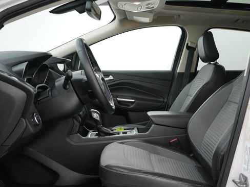 Used 2019 Ford Escape Titanium AWD/4WD image 24