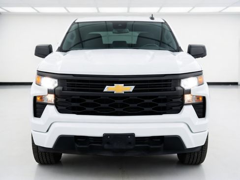 Used 2023 Chevrolet Silverado 1500 Custom AWD/4WD image 2