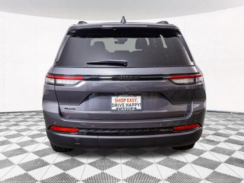 New 2025 Jeep Grand Cherokee Altitude image 9