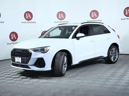 Used 2025 Audi Q3 2.0T Premium w/ Convenience Package AWD/4WD image 4