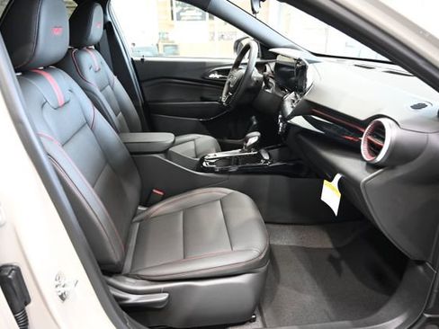 New 2026 Chevrolet Trax RS FWD image 10