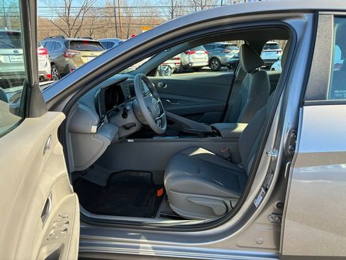 Used 2023 Hyundai Elantra SEL w/ Cargo Package image 20