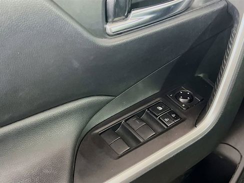 Used 2021 Toyota RAV4 XLE w/ Convenience Package FWD image 15