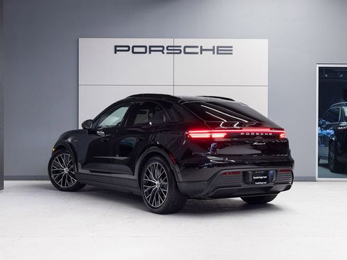 Certified 2026 Porsche Macan 4 Electric AWD/4WD image 3