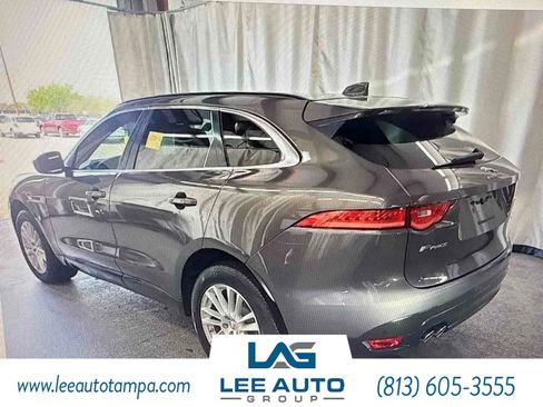 Used 2017 Jaguar F-PACE Prestige image 2