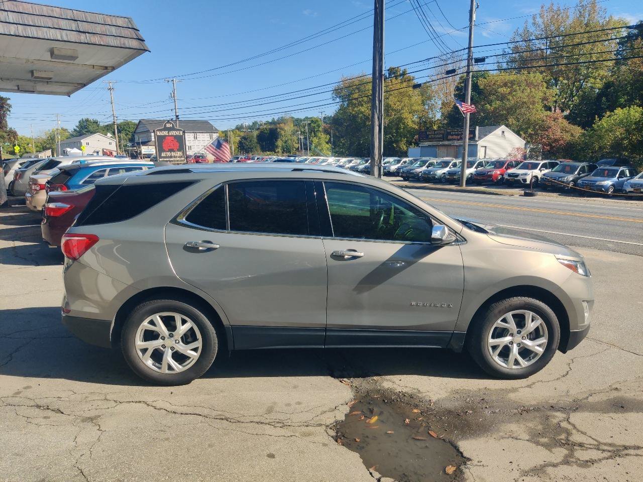 Used 2018 Chevrolet Equinox Premier w/ LPO, Floor Liner Package AWD/4WD image 7