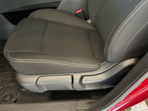 Used 2023 Nissan Rogue S AWD/4WD image 12
