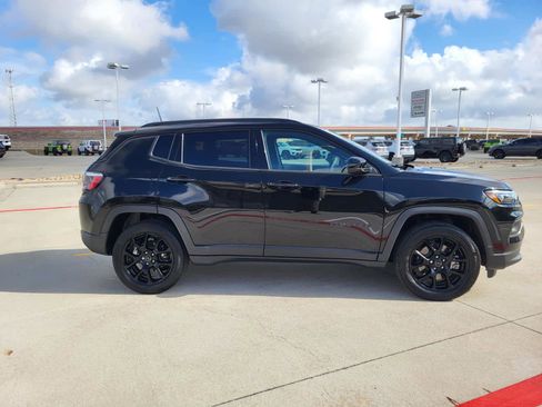New 2026 Jeep Compass Latitude AWD/4WD image 5