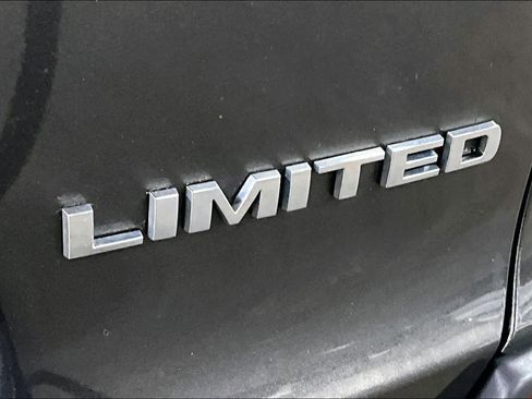 Used 2020 Jeep Cherokee Limited image 10