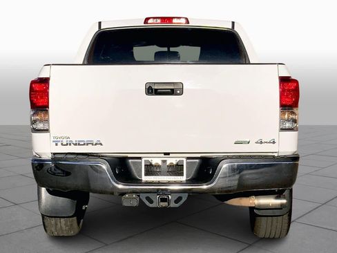 Used 2013 Toyota Tundra 4x4 CrewMax image 4