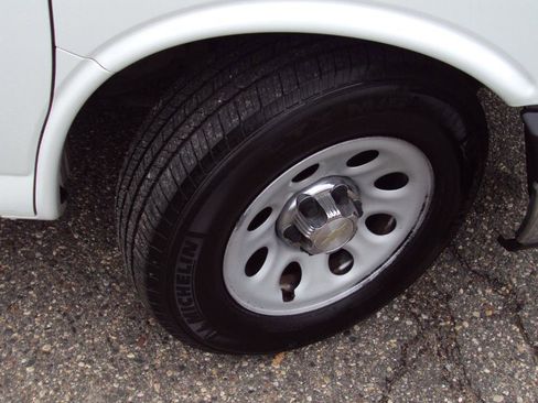 Used 2014 Chevrolet Express 1500 LT w/ LT Preferred Equipment Group AWD/4WD image 33