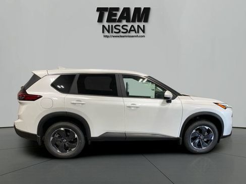 Certified 2025 Nissan Rogue SV AWD/4WD image 7