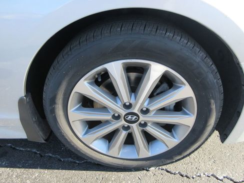 Used 2017 Hyundai Sonata Limited w/ Cargo Package image 9