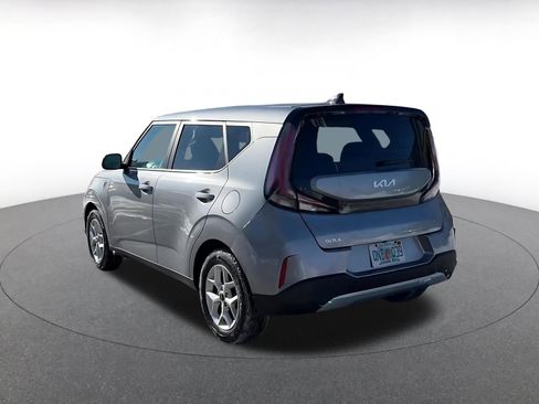 Used 2025 Kia Soul LX w/ LX Technology Package image 11