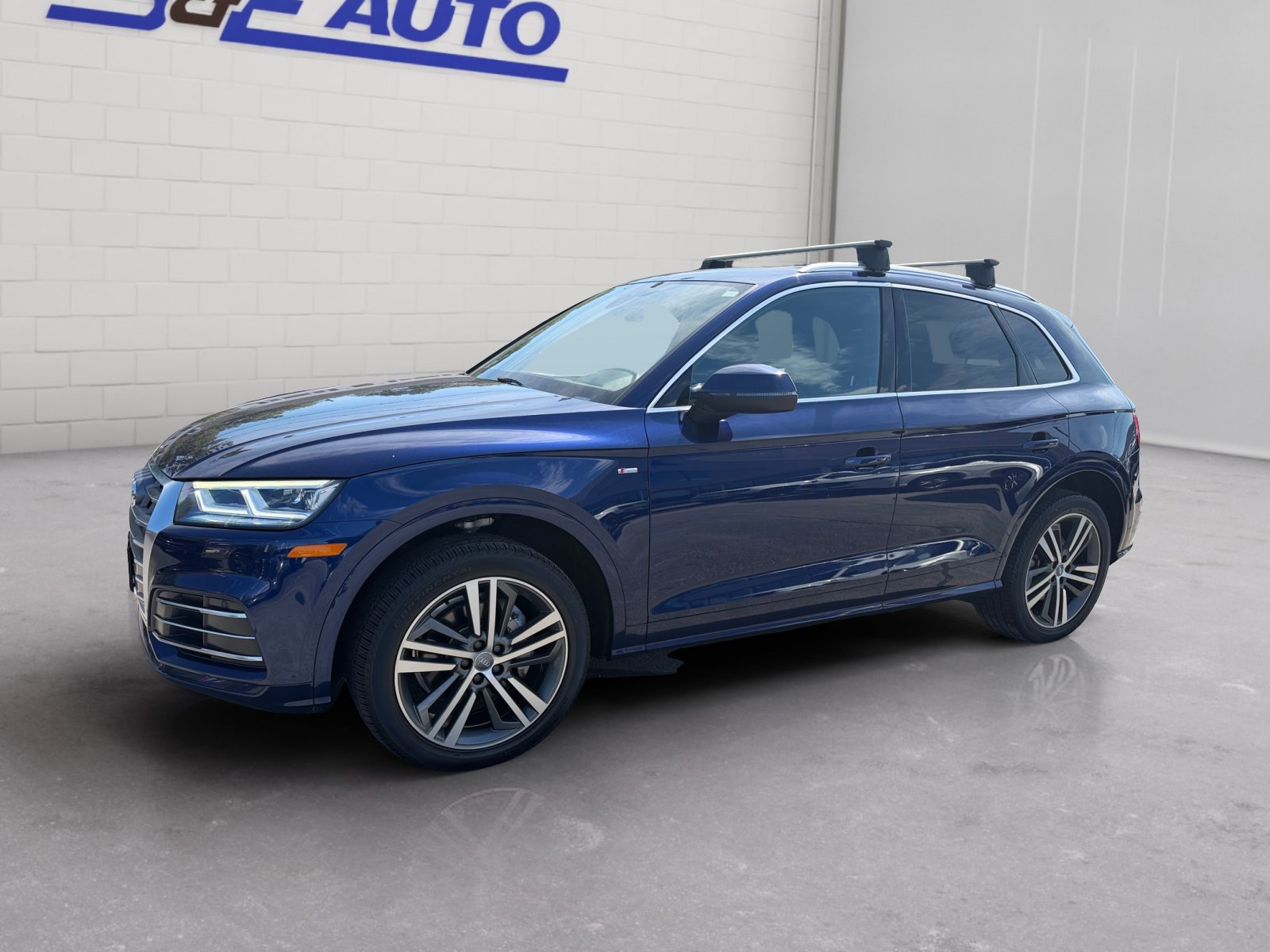 Used 2020 Audi Q5 2.0T Titanium Premium Plus AWD/4WD image 1