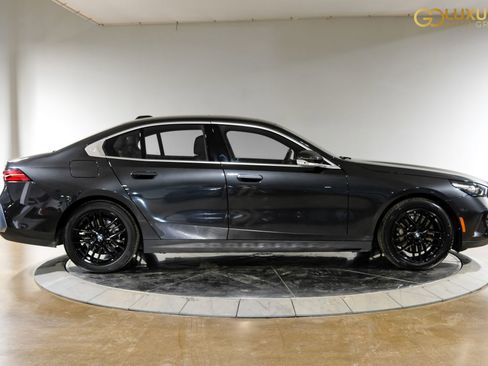 Used 2025 BMW 530i RWD image 9