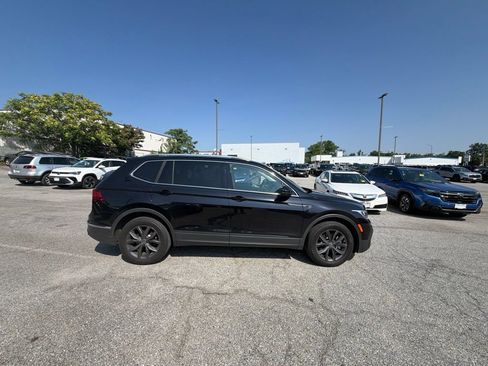 Used 2023 Volkswagen Tiguan SE FWD image 4