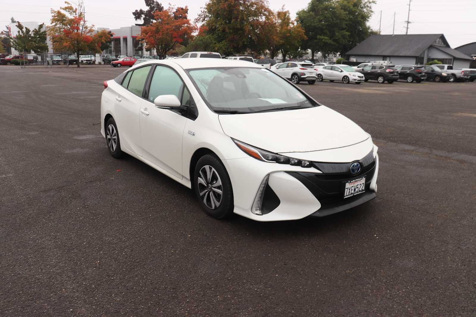 Used 2017 Toyota Prius Prime Premium FWD image 3