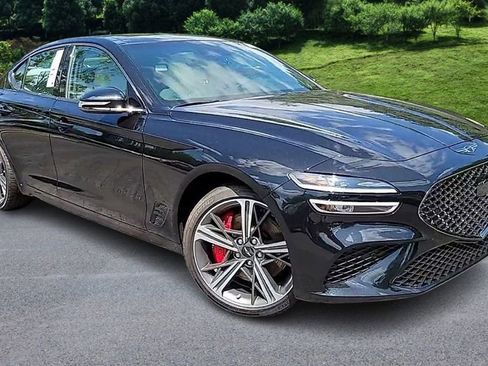 Used 2025 Genesis G70 2.5T w/ Sport Prestige Package image 2