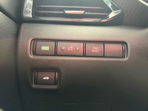 Used 2024 Nissan Sentra SV FWD image 24